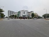 BÁN GẤP. 66m2 đất mặt phố kinh doanh sầm uất tại Trâu Quỳ, GL HN. LH 0989894845.