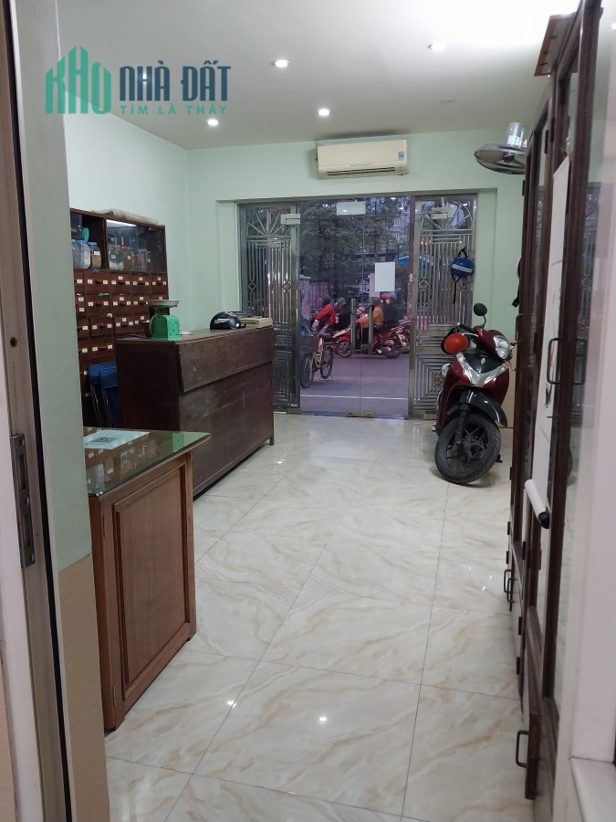 Chính Chủ Cho thuê cửa hàng Tầng 1 số 162A phố Đội Cấn - Quận Ba Đình - Hà Nội