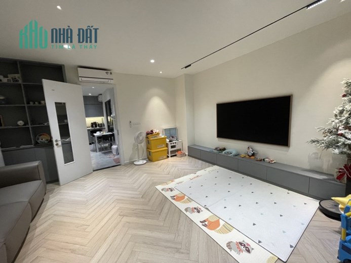 Nguyễn Lương Bằng, Đống Đa, phân lô, nhà đẹp ở ngay, oto tránh, 90m2 giá chỉ 20 tỉ