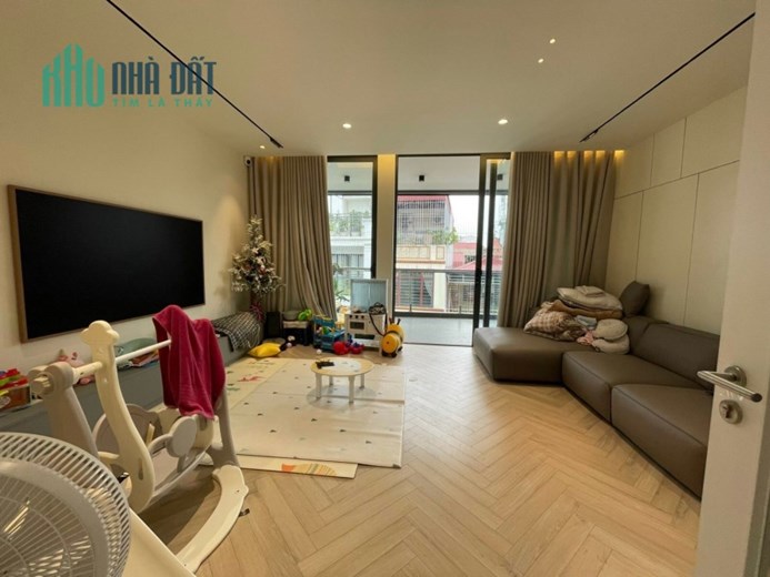 Nguyễn Lương Bằng, Đống Đa, phân lô, nhà đẹp ở ngay, oto tránh, 90m2 giá chỉ 20 tỉ