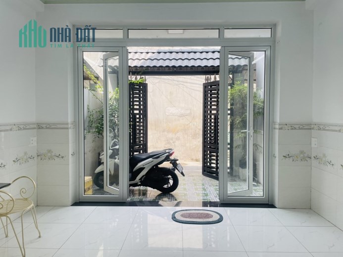 Bán Nhà Quận 12, gần HXH Đông Hưng Thuận 13, 60M2, Trệt Lầu, 2PN, Sân để xe, 3 Tỷ 550.