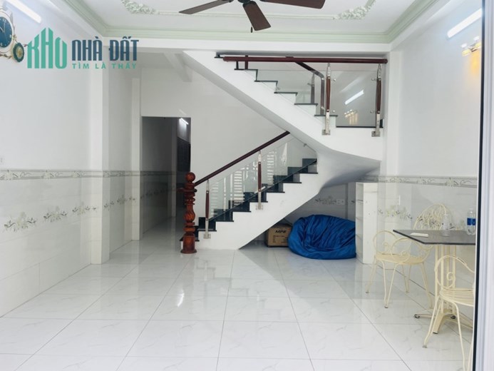 Bán Nhà Quận 12, gần HXH Đông Hưng Thuận 13, 60M2, Trệt Lầu, 2PN, Sân để xe, 3 Tỷ 550.