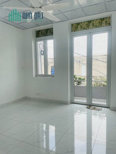 Bán Nhà Quận 12, gần HXH Đông Hưng Thuận 13, 60M2, Trệt Lầu, 2PN, Sân để xe, 3 Tỷ 550.