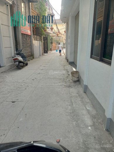 Bán đất tặng nhà Lê Trọng Tấn  ô tô đỗ gần, , S = 57m2, 4 , giá 4 tỷ. LH 0969435469