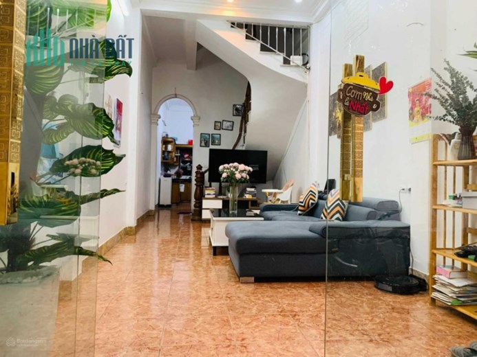 Chính chủ bán nhà Phan Đình Giót, Hà Đông, Ô tô đỗ gần, s= 52m2, 3 tầng, mt 4.2m, giá nhỉnh 4 tỷ.