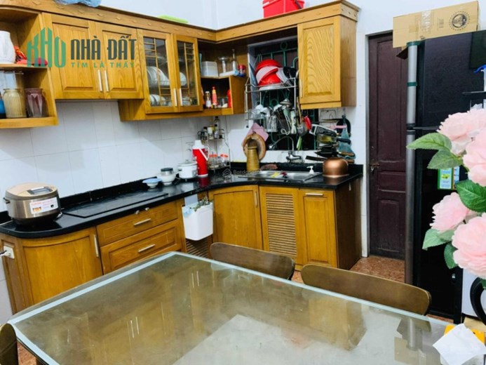 Chính chủ bán nhà Phan Đình Giót, Hà Đông, Ô tô đỗ gần, s= 52m2, 3 tầng, mt 4.2m, giá nhỉnh 4 tỷ.