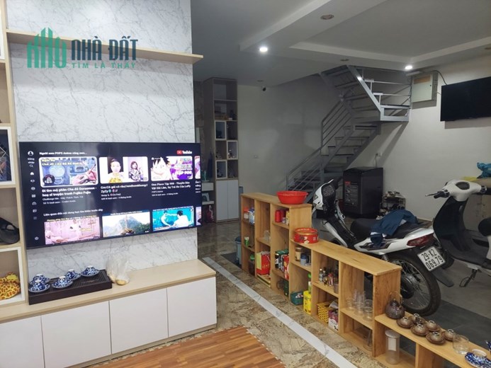 Bán nhà Phố Đức Giang, ô tô tránh, 51 m2, 2T, MT 6,5m, chỉ 1,8 tỷ.