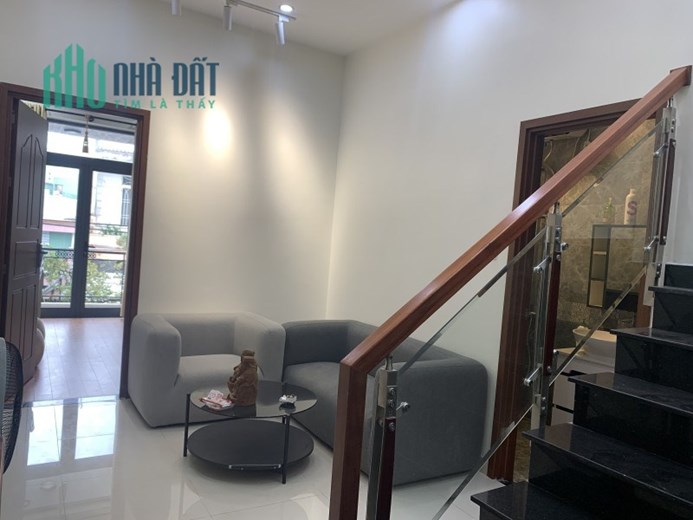 Bán nhà 814 Trần Cao Vân 3 tầng x 75m2 có gara ô tô đậu