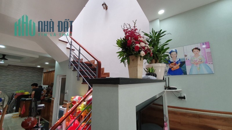 Bán nhà Nguyễn Háo Vĩnh, TP 55 2T 2PN sổ vuông vức, gần chợ Tân Hương giá chỉ 5tỷxx