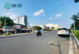 Bán nhà Cấp 4, Mặt tiền 30m Bờ Bao Tân Thắng 1, DT: 4x17m, xây dựng 8 tầng, giá : 10.5 tỷ
