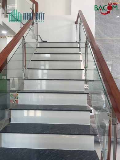 Bán nhà 1T3L 1 lửng lô góc 2 mặt tiền gần giáo xứ Trinh Vương p. Tam Hòa, đường 2 ô tô thông