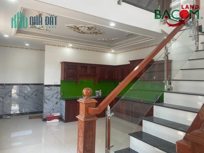 Bán nhà 1T3L 1 lửng lô góc 2 mặt tiền gần giáo xứ Trinh Vương p. Tam Hòa, đường 2 ô tô thông