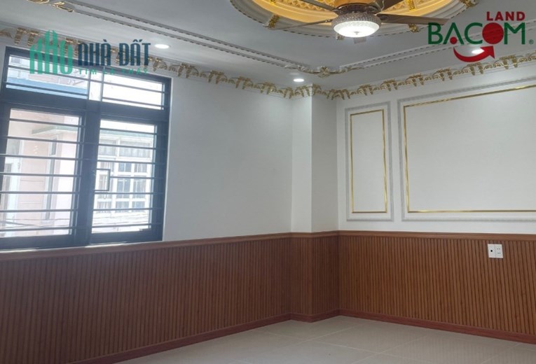 Bán nhà 1T3L 1 lửng lô góc 2 mặt tiền gần giáo xứ Trinh Vương p. Tam Hòa, đường 2 ô tô thông