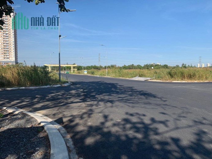 Bán gấp cặp đất biệt thự Thái Sơn 1, Đường 20m 96tr/m2 và đường 12m giá 62tr/m2. LH 0909632840