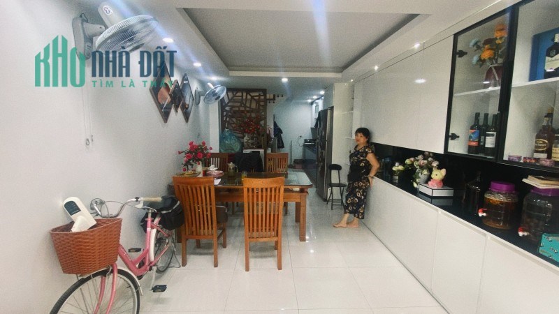 Hiếm! Bán nhà Phương Mai 55m2 x 5T, nhỉnh 4 tỷ, 3 GÁC TRÁNH, gần phố, lh 0966037496