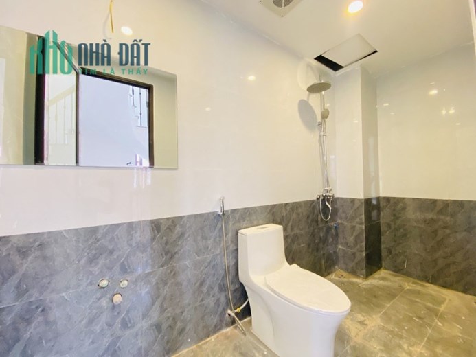 Bán nhà Phương Mai Ở LUÔN 40m2 x 4T, ngõ tỏ, thông tứ phía, 5 tỷ, lh 0966037496