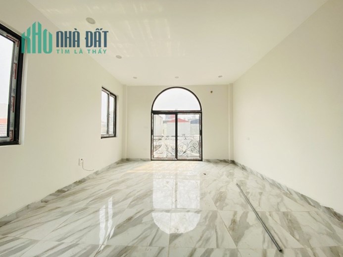 Bán nhà Phương Mai 50m2 x 4T, MT 4m, ngõ thông tứ phía, rộng, nhà xây kiên cố, 5.5tỷ, lh 0966037496