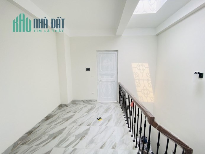 Bán nhà Phương Mai 50m2 x 4T, MT 4m, ngõ thông tứ phía, rộng, nhà xây kiên cố, 5.5tỷ, lh 0966037496