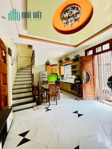 Bán nhà Phương Mai, Đống Đa 25m2 x 4T, MT 3.2m, Ô TÔ, nhỉnh 3 tỷ, lh 0966037496