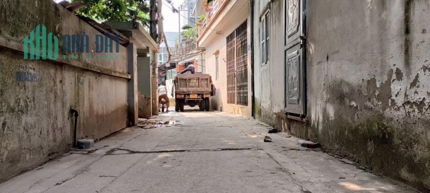 Bán Nhà 4 tần vị trí siêu Hót ngọc Thụy