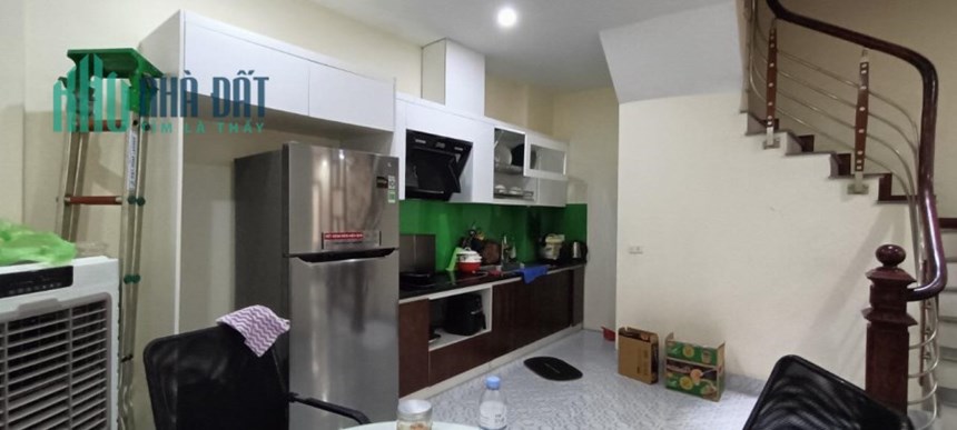 Bán Nhà 4 tần vị trí siêu Hót ngọc Thụy