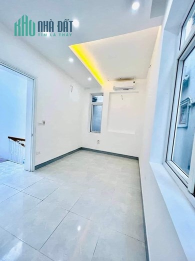 Bán Nhà Phố Tôn Đức Thắng, Đống Đa  86m2 3T MT5m 19 tỷ 0979312111