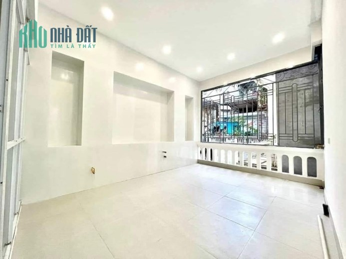 Bán Nhà Phố Tôn Đức Thắng, Đống Đa  86m2 3T MT5m 19 tỷ 0979312111