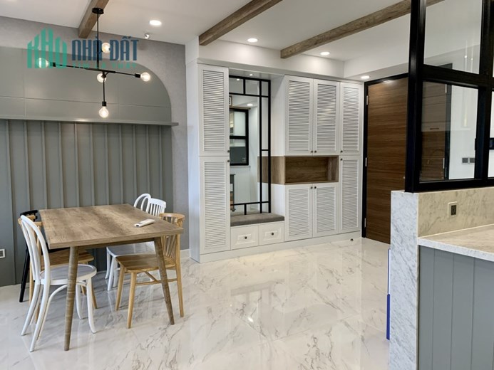CHÍNH CHỦ CẦN CHO THUÊ MIDTOWN M7  3PN VIEW SÔNG Ô XE NỘI THẤT 1800