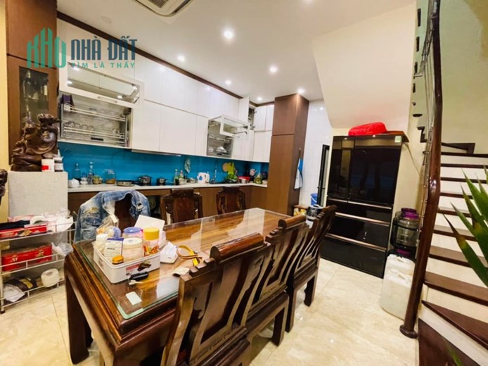 Giảng viên ĐHHN bán nhà Vũ Trọng Phụng_ Dân trí_ rộng thoáng_DT: 56m2 giá 4.7tỷ