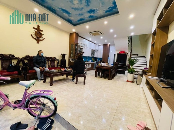 Giảng viên ĐHHN bán nhà Vũ Trọng Phụng_ Dân trí_ rộng thoáng_DT: 56m2 giá 4.7tỷ