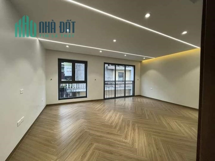 BÁN NHÀ PHỐ THÁI HÀ CẦU THANG MÁY - DT: 46M2 MT: 5.9M GIÁ: 13.5 TỶ QUẬN ĐỐNG ĐA - PHÂN LÔ - ÔTÔ VÀO