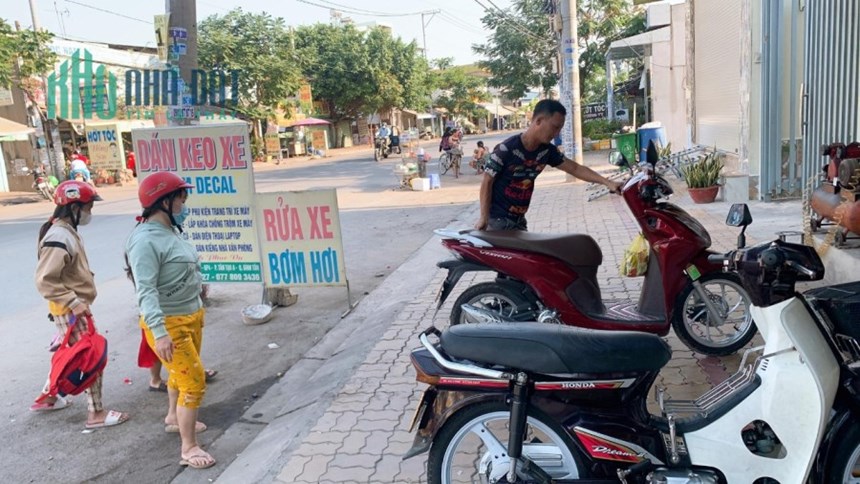 Bán nhà mặt tiền đường Nguyễn Cửu Phú 97m2 nhỉnh 8ty