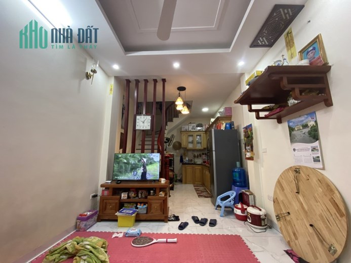 Bán gấp nhà nhỉnh 1.6 tỷ 1km ra QL6, gần Yên Nghĩa, 10 để lại toàn bộ nội thất, Bán bằng mọi giá.