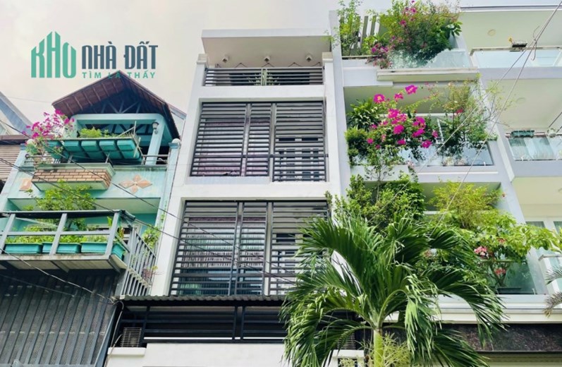 Ngộp Bán nhà Đường Tô Hiệu - 70m2 - Hẻm 10m - 4 tấm BTCT