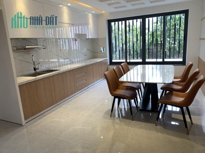 Ngộp Bán nhà Đường Tô Hiệu - 70m2 - Hẻm 10m - 4 tấm BTCT
