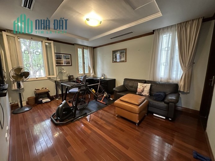 Biệt thự VIP KĐT Việt Hưng, Lô góc, nội thất xịn xò, DT 230m2 x 4T, MT 25m, nhỉnh 44 tỷ