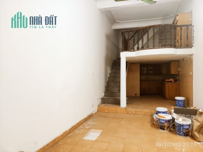 Cho thuê nhà nguyên căn phố  Nguyễn Chí Thanh 40m2 *4.5 tầng *MT4.5m, giá thuê 13 triệu/tháng