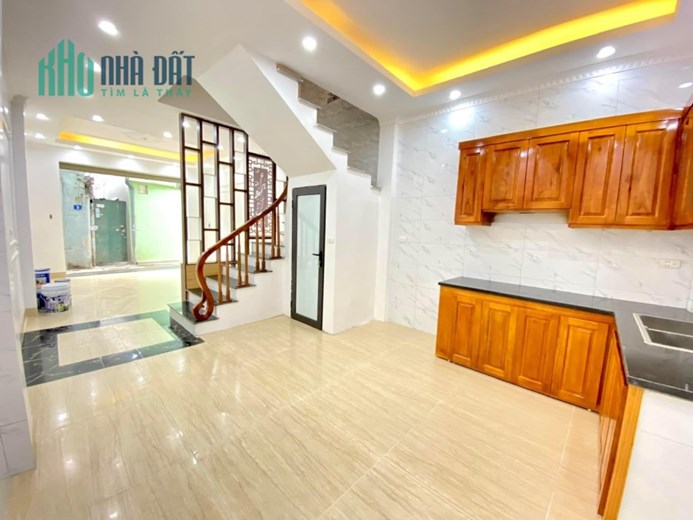 Bán nhà Nam Dư, 45m2, 5 Tầng, 6 PN, Giá nhỉnh 4 tỷ, có thương lượng, Gần ô tô