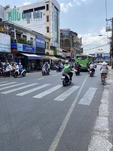 NHÀ NÁT TIỆN XÂY BUIDING – MẶT TIỀN NGAY CHỢ BÀ CHIỂU – 200M2