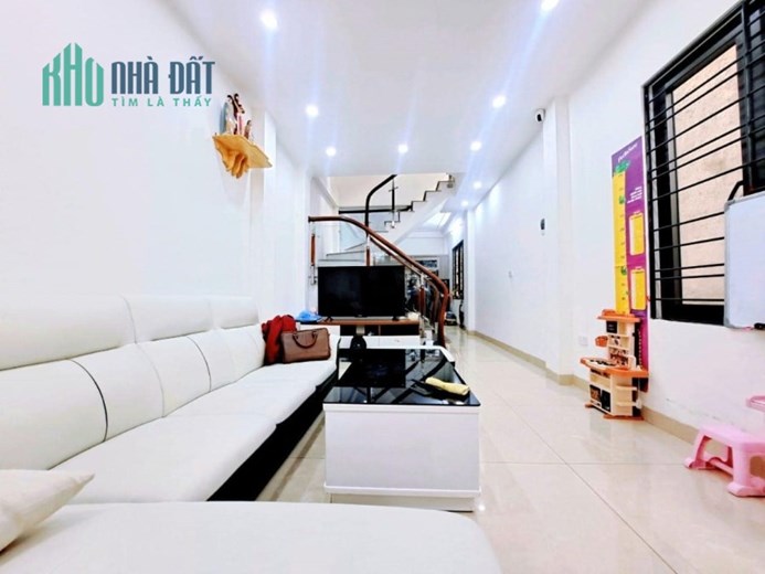 TRUNG TÂM NGÃ TƯ SƠ - QUẬN THANH XUÂN, NHÀ MỚI ĐẸP VỀ Ở NGAY GIÁ CHỈ HƠN 3 TỶ LH: 0989041158