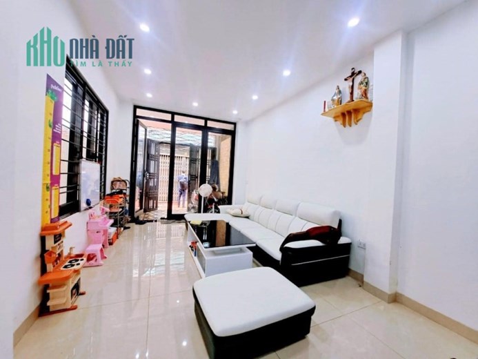 TRUNG TÂM NGÃ TƯ SƠ - QUẬN THANH XUÂN, NHÀ MỚI ĐẸP VỀ Ở NGAY GIÁ CHỈ HƠN 3 TỶ LH: 0989041158