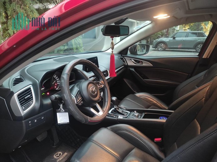 Chính chủ từ mới em cần bán: Mazda 3 Hatchback 1.5 Facelift 2019