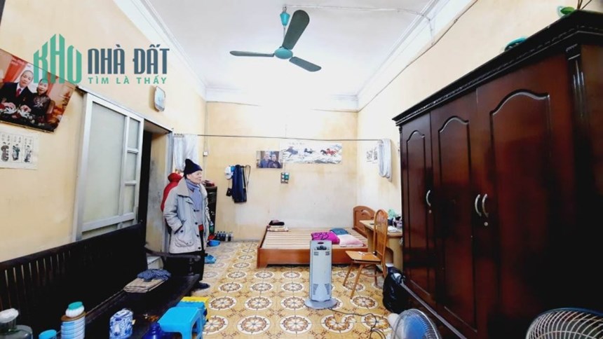 Bán nhà Lạc Long Quân 42m2, 4T, 6m, 4.25 tỷ, Tây Hồ, lô góc.