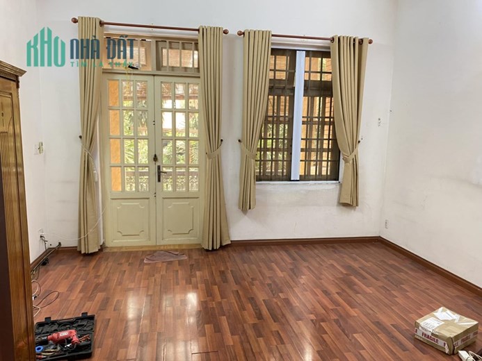 Gấpbán nhà cách 20m ra NguyễnVănNghi Chợ Gòvấp 65m 3tầng Giá 6tỷ8TL.