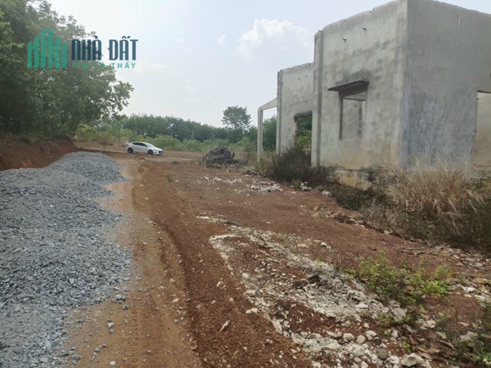 Gia Đình Kẹt Tiền Cần Bán Lô Đất Để Lo Chi Phí Cho Con Gái Đi Du Học Tại Anh, Nên Cần Bán Gấp.