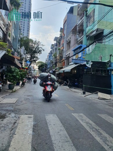 BÁN HOẶC CHO THUÊ TOÀ NHÀ GÓC 2 MT 3/2, Phường 11, Quận 10.