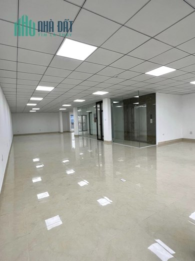 Bán tòa nhà văn phòng 10 tầng kết hợp Penthouse đường Võ Chí Công, , 170m2, MT 9,2m, 53 tỷ