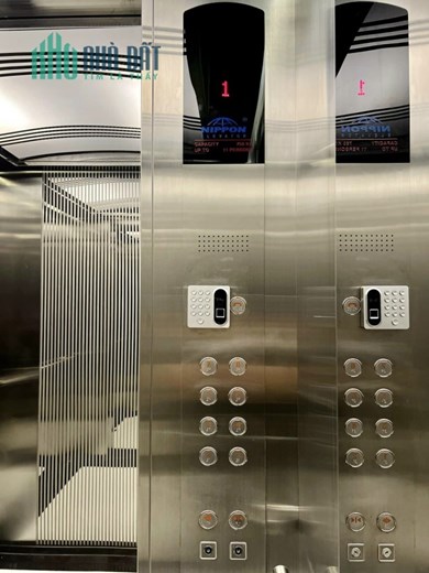 Bán tòa nhà văn phòng 10 tầng kết hợp Penthouse đường Võ Chí Công, , 170m2, MT 9,2m, 53 tỷ