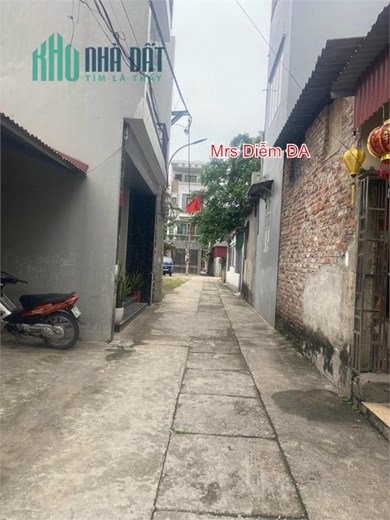 Nhỉnh 2 tỷ, Mrs Diễm cần bán 40m đất đẹp, ngõ ô tô trung tâm Đản Dị, Uy Nỗ, Đông Anh