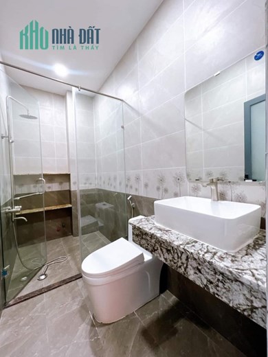 NHÀ BÁN XÊ HƠI ĐÕ CỬA- TRỆT 2 LẦU -GIÁ NHỈNH 5 TỶ